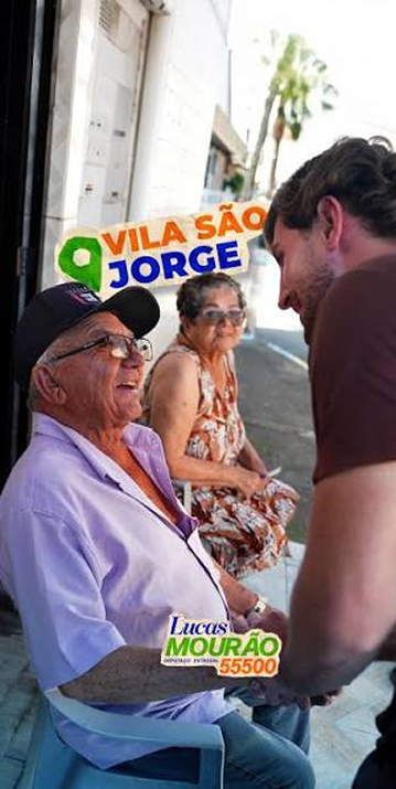 Lucas Mourão com a comunidade da Vila São Jorge.